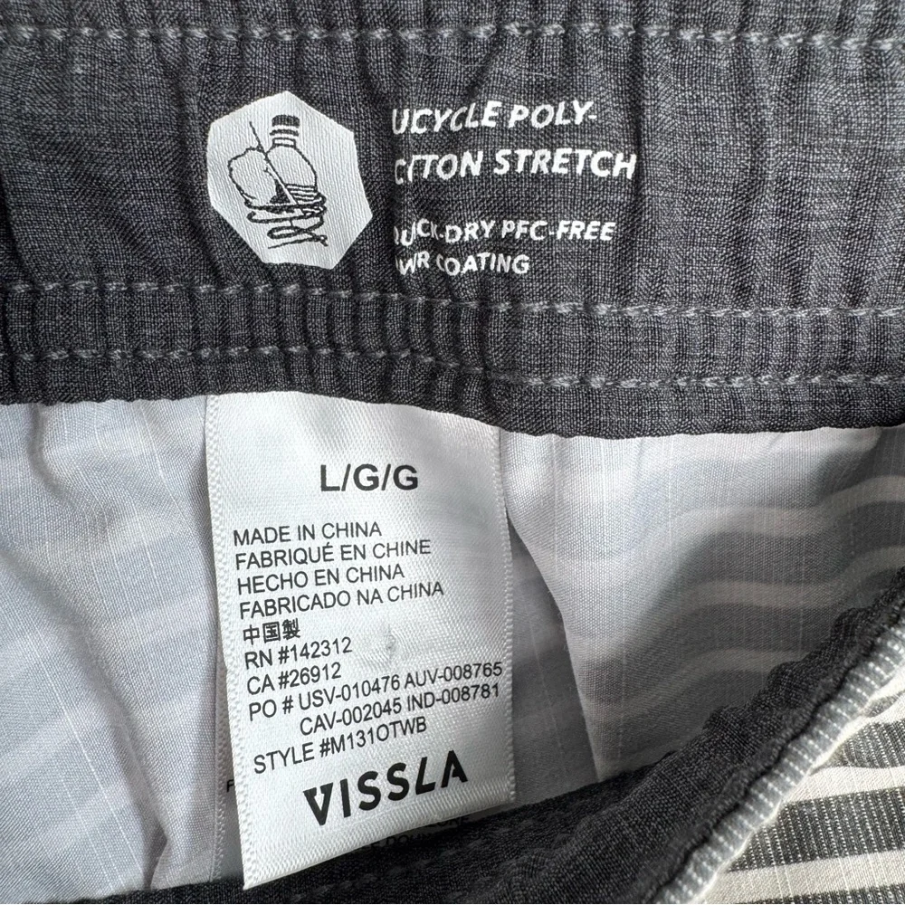Vissla Gray Cream Mint Green Boardshorts Men’s Size Large